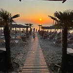 فيلة Halkidiki *